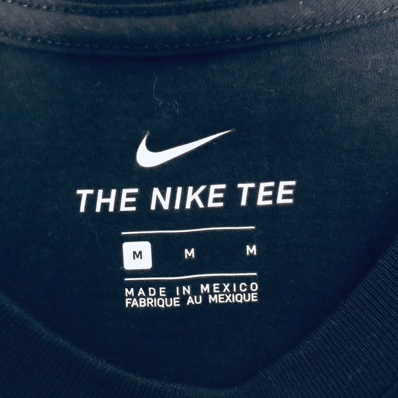 Mens’ Nike Tee - Picture 3 of 4